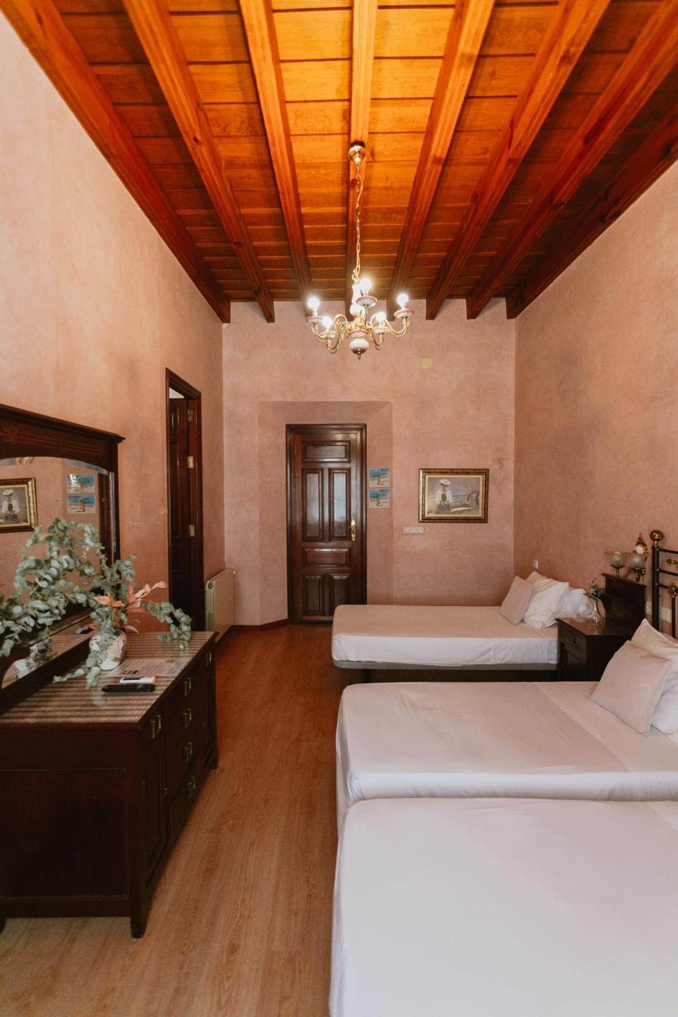 Komodo Casa Maravillas Rooms Севилья Экстерьер фото