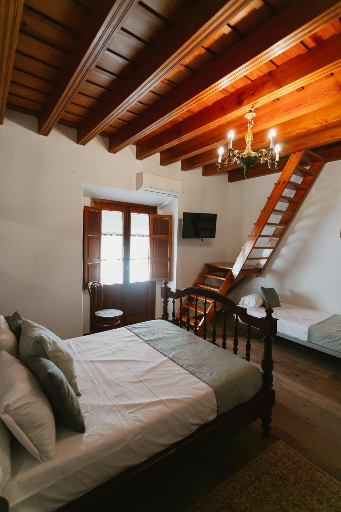 Komodo Casa Maravillas Rooms Севилья Экстерьер фото
