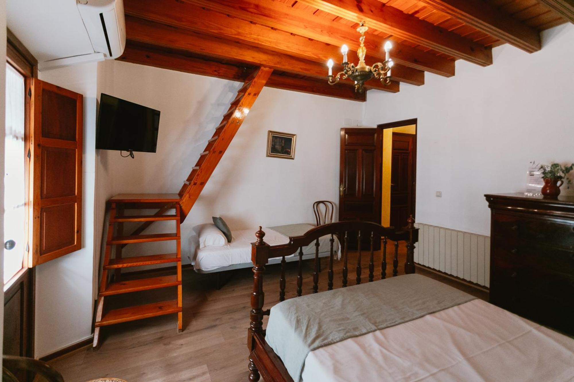 Komodo Casa Maravillas Rooms Севилья Экстерьер фото