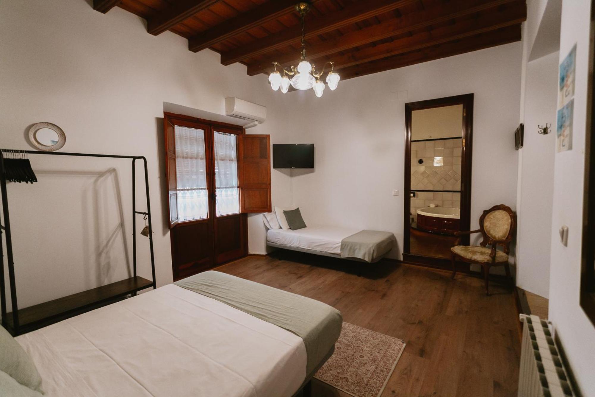 Komodo Casa Maravillas Rooms Севилья Экстерьер фото