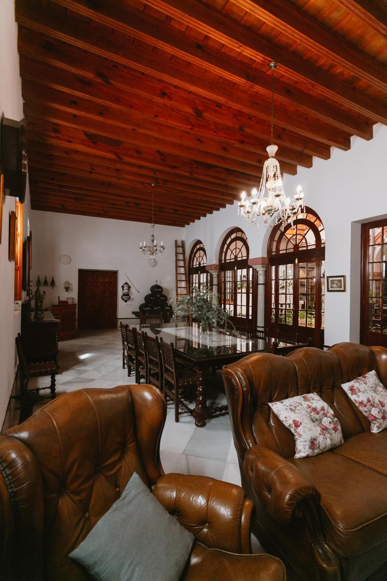 Komodo Casa Maravillas Rooms Севилья Экстерьер фото