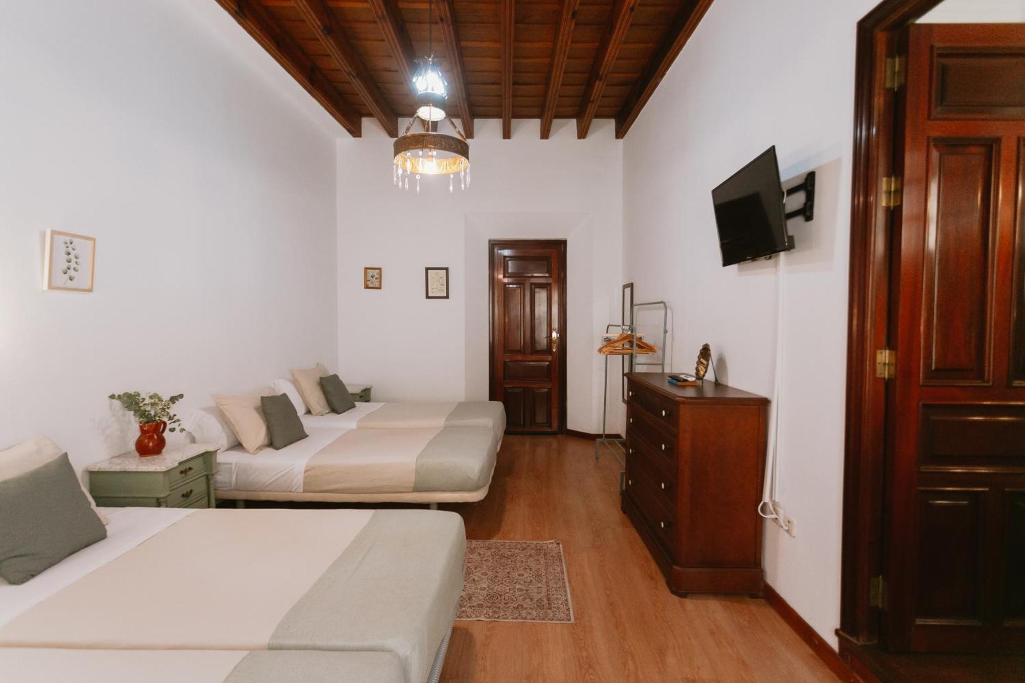 Komodo Casa Maravillas Rooms Севилья Экстерьер фото