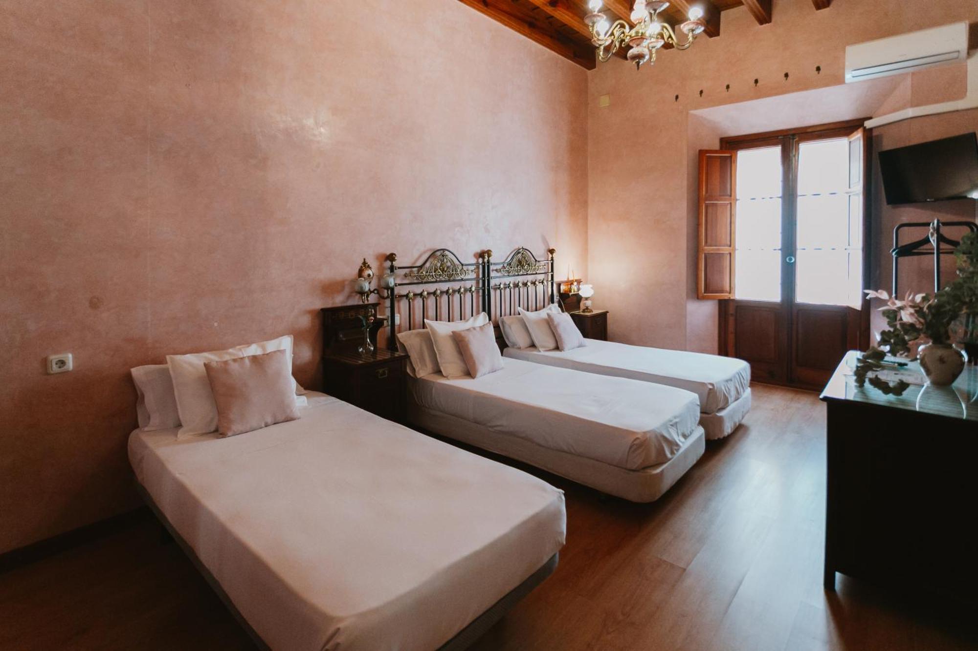 Komodo Casa Maravillas Rooms Севилья Экстерьер фото