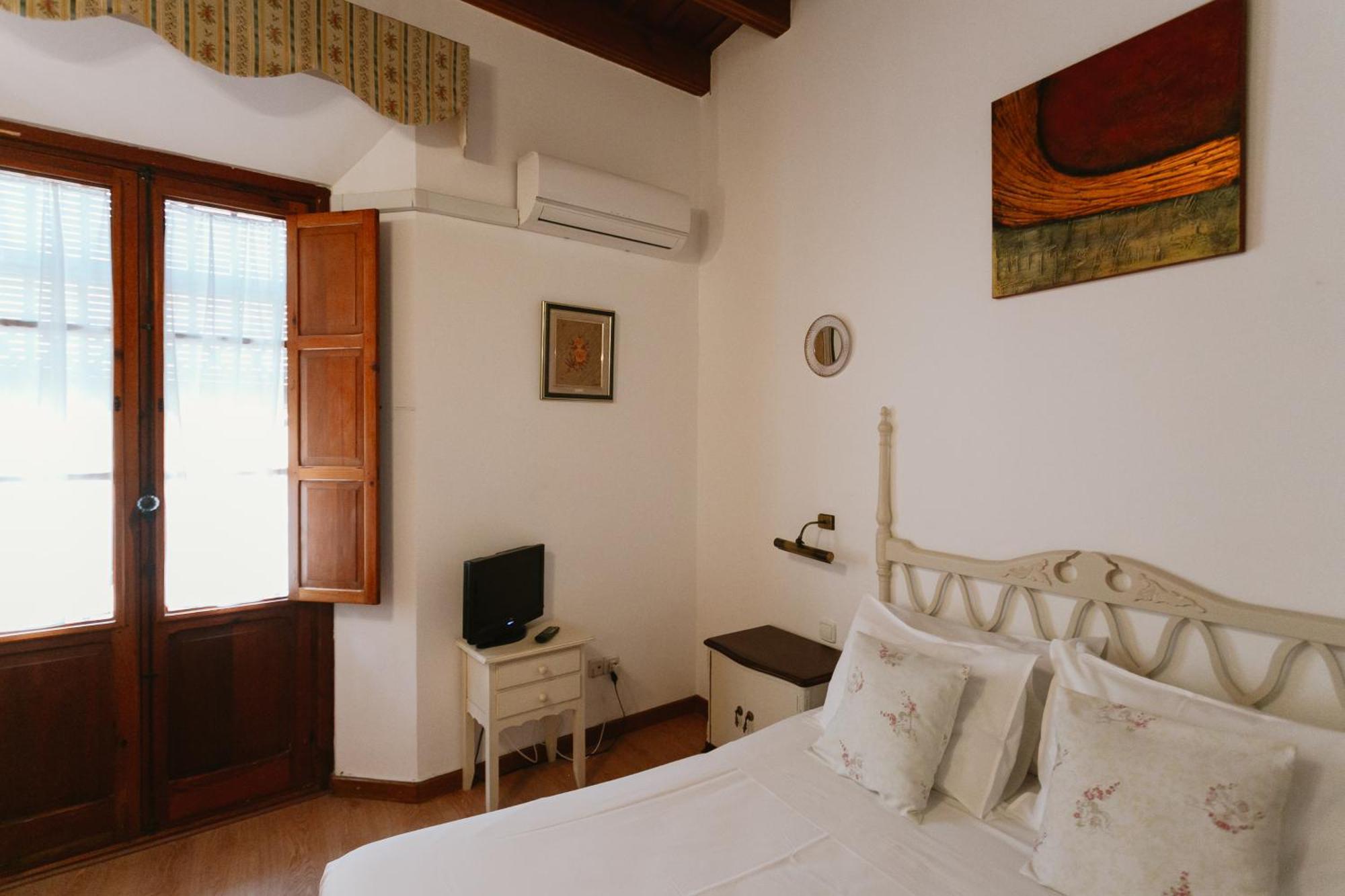 Komodo Casa Maravillas Rooms Севилья Экстерьер фото