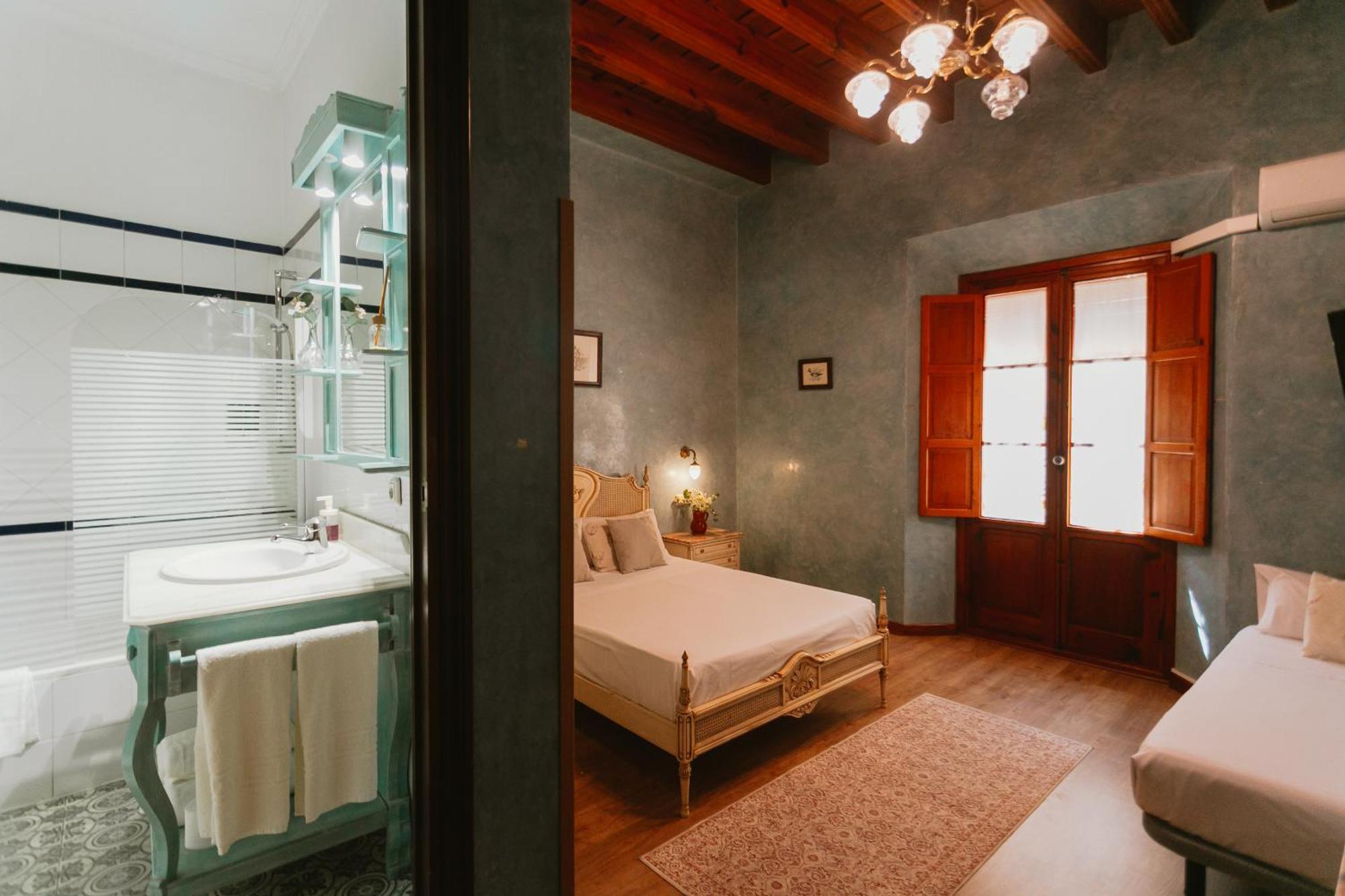 Komodo Casa Maravillas Rooms Севилья Экстерьер фото