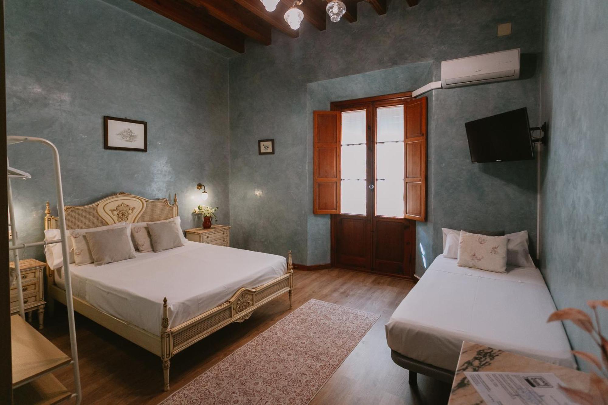 Komodo Casa Maravillas Rooms Севилья Экстерьер фото